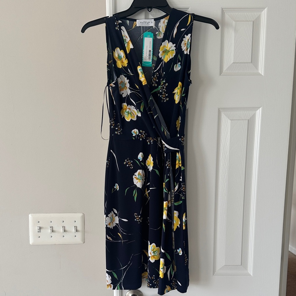 NWT Kayleigh Floral Wrap Dress - S